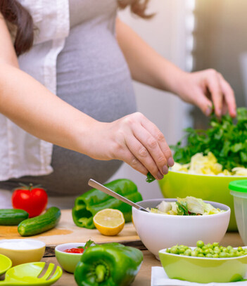 Dieta mesdhetare në shtatzëni redukton rrezikun për preklampsi